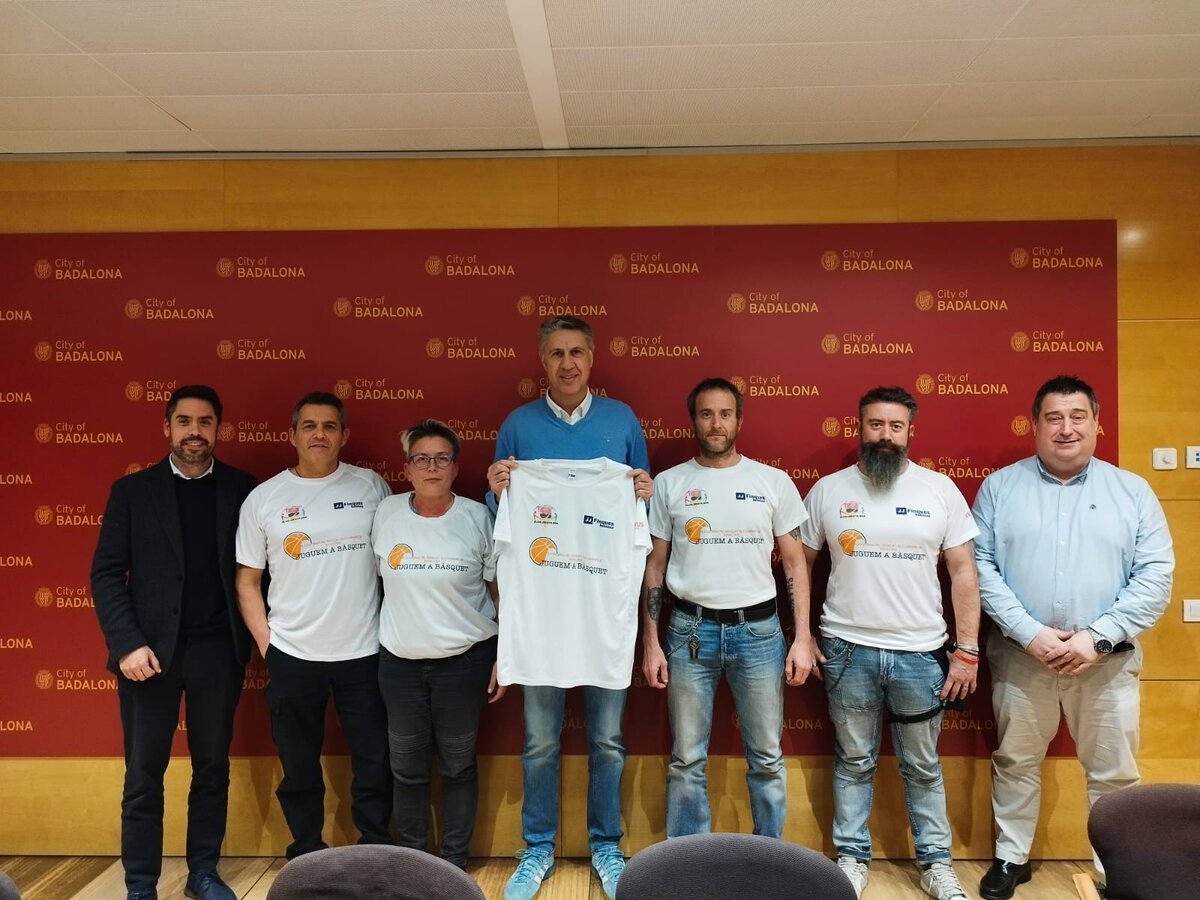 Reunió de Juguem a Bàsquet amb l'alcalde de Badalona